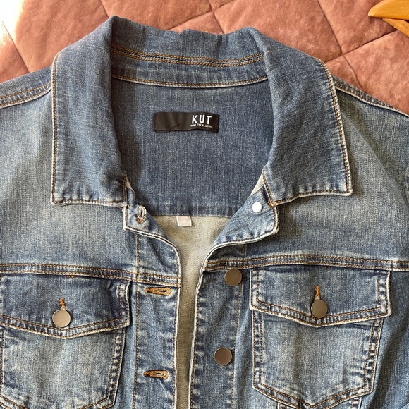 Kut from the Kloth Medium Blue Jean Jacket - Picture 4 of 5